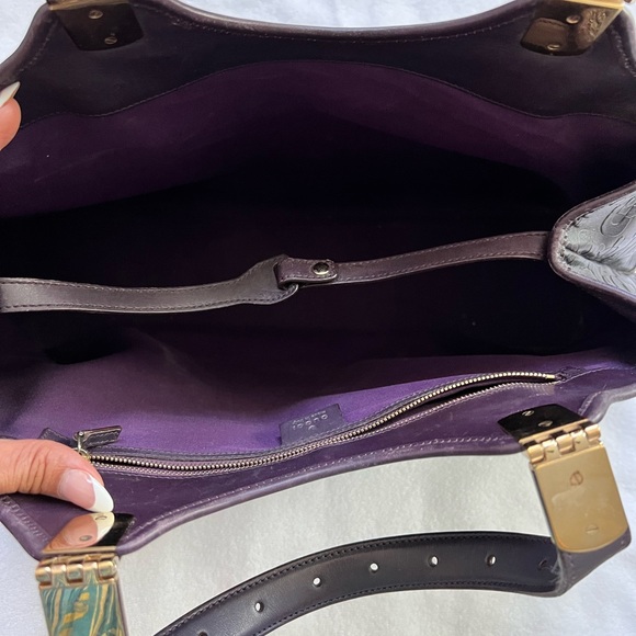 On sale! Authentic Gucci leather tote bag.  Special reduction by $100 off. - Picture 5 of 13